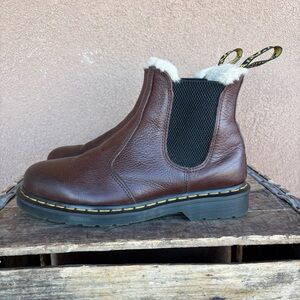 Dr. Martens 2976 Unisex Faux Fur Lined Chelsie Boot